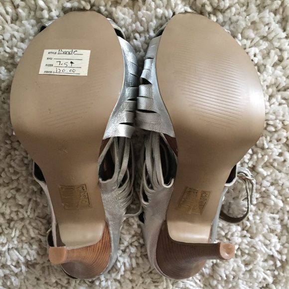 N.Y.L.A Platform Sandals Caged Heels, Silver, 7.5 - Picture 5 of 6